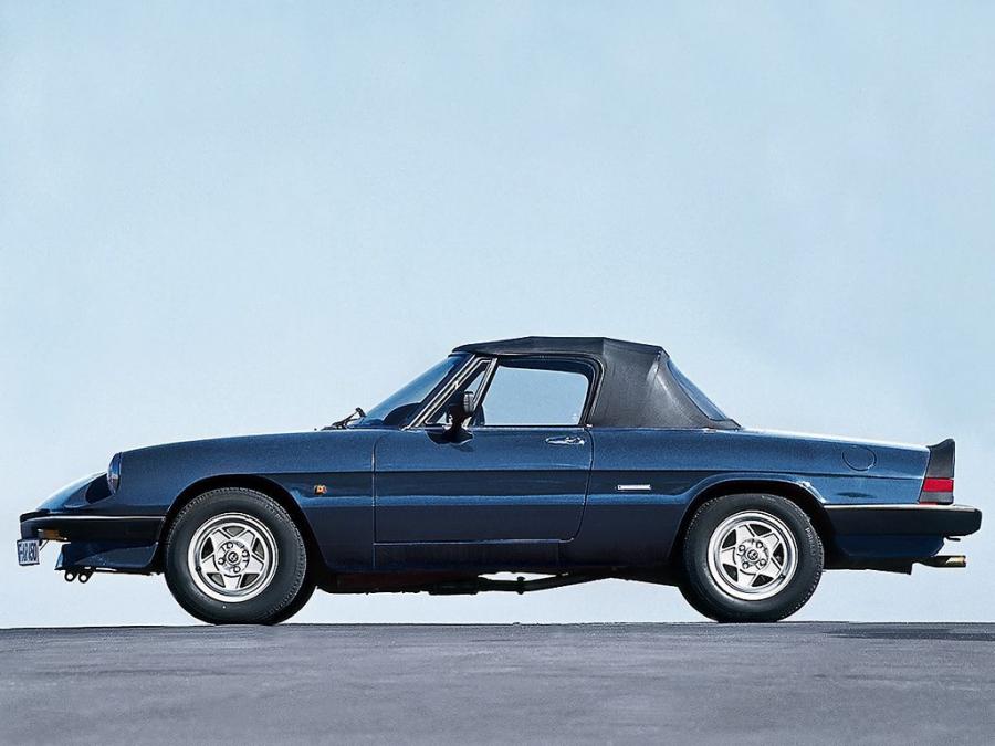  Alfa Romeo Spider 1986 года  (фото 9 из 12)
